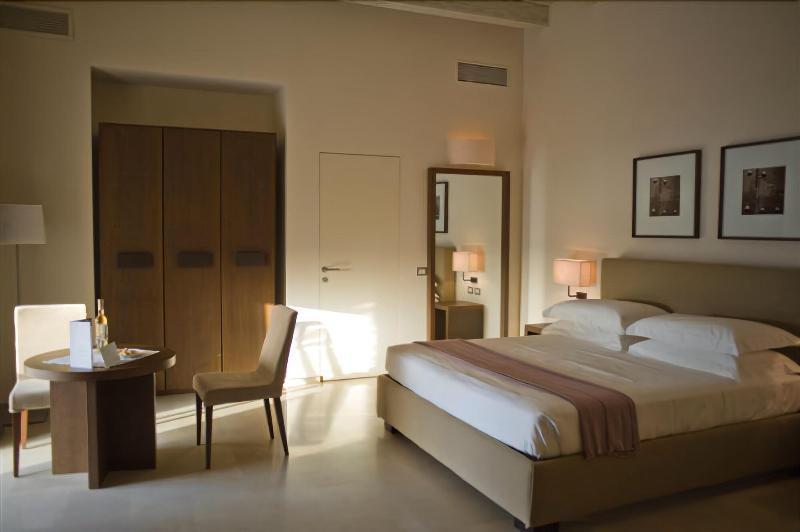 Mare Resort Trani Bagian luar foto