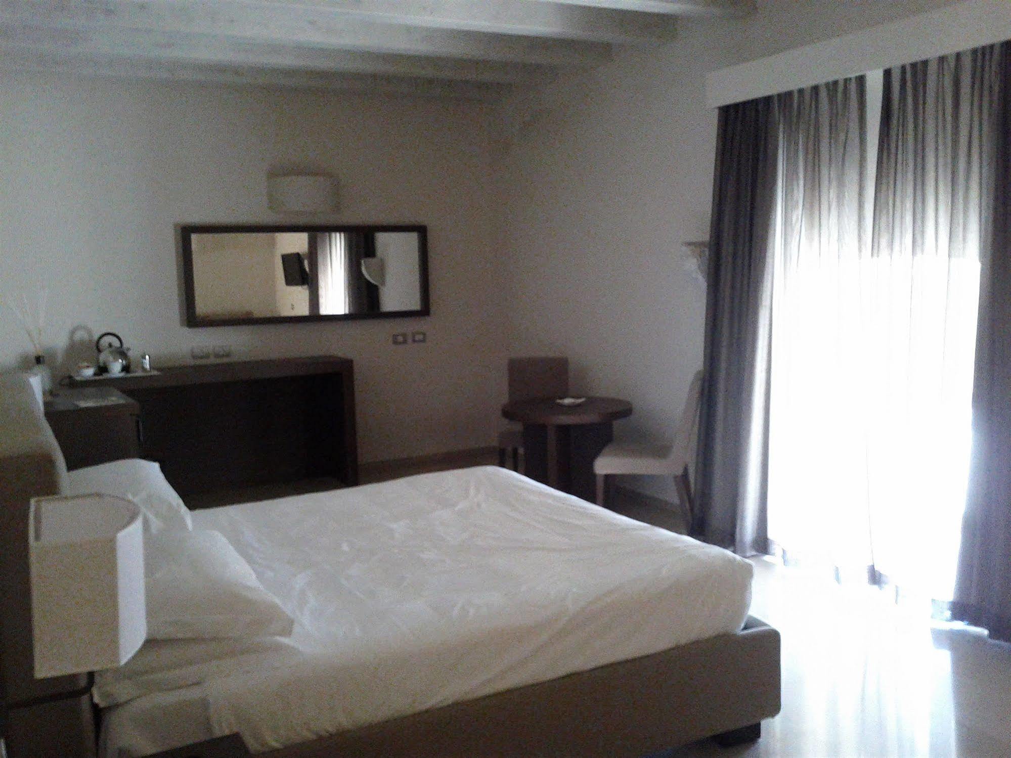 Mare Resort Trani Bagian luar foto
